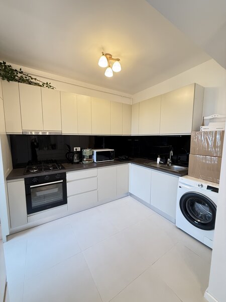 Iernii 20, de vanzare apartament 2 camere, 73 mp, parc privat 11.000 mp.